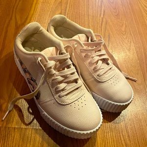 Gently used light pink kids Pumas